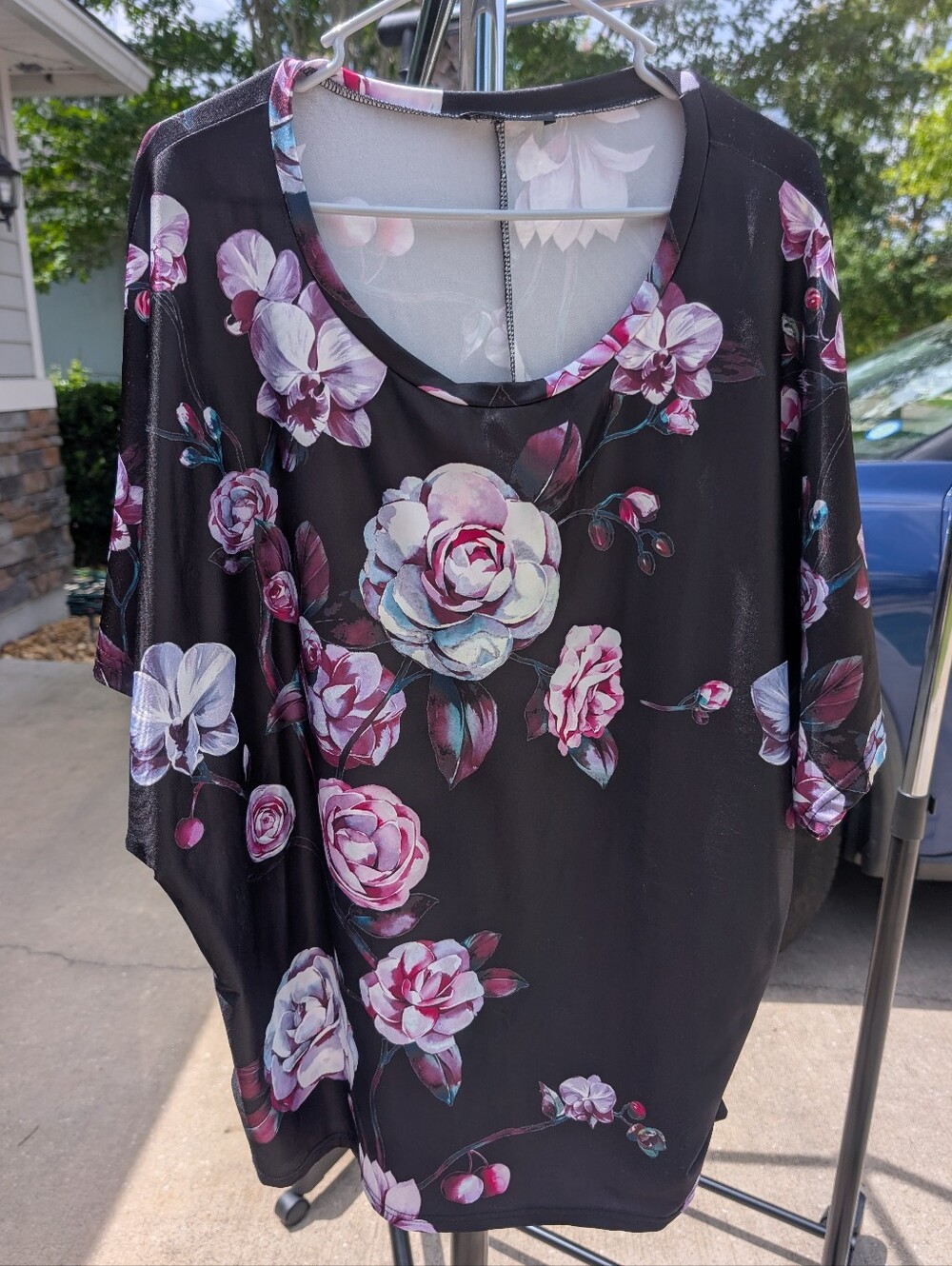 Black Floral Plus-Size Scoop Neck Top